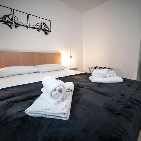 Apartamento Il Cortiletto Lecco Exterior foto