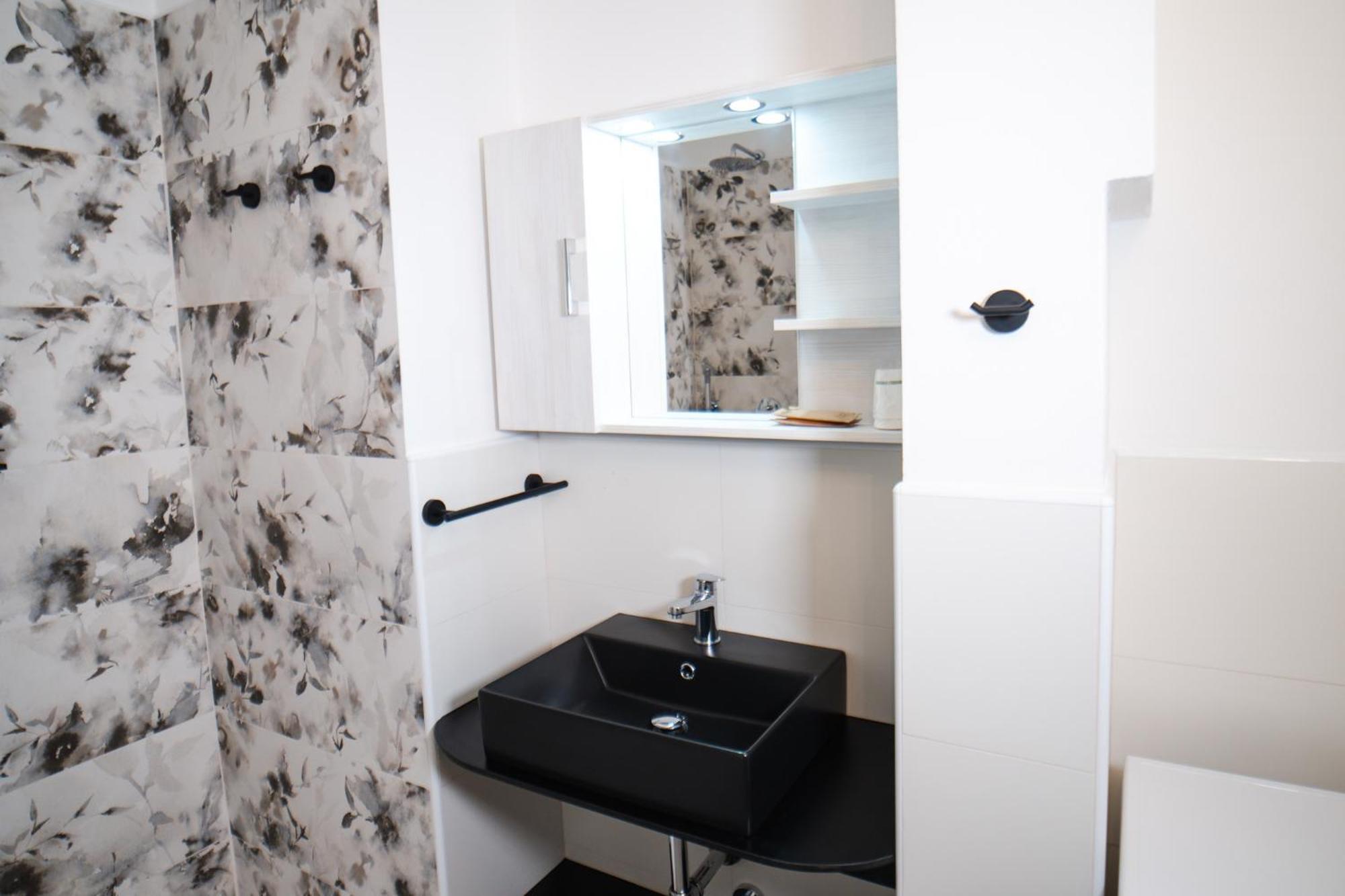 Apartamento Il Cortiletto Lecco Exterior foto
